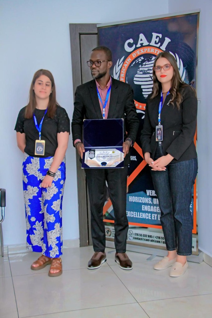 Remise de certificat M. Kouakou